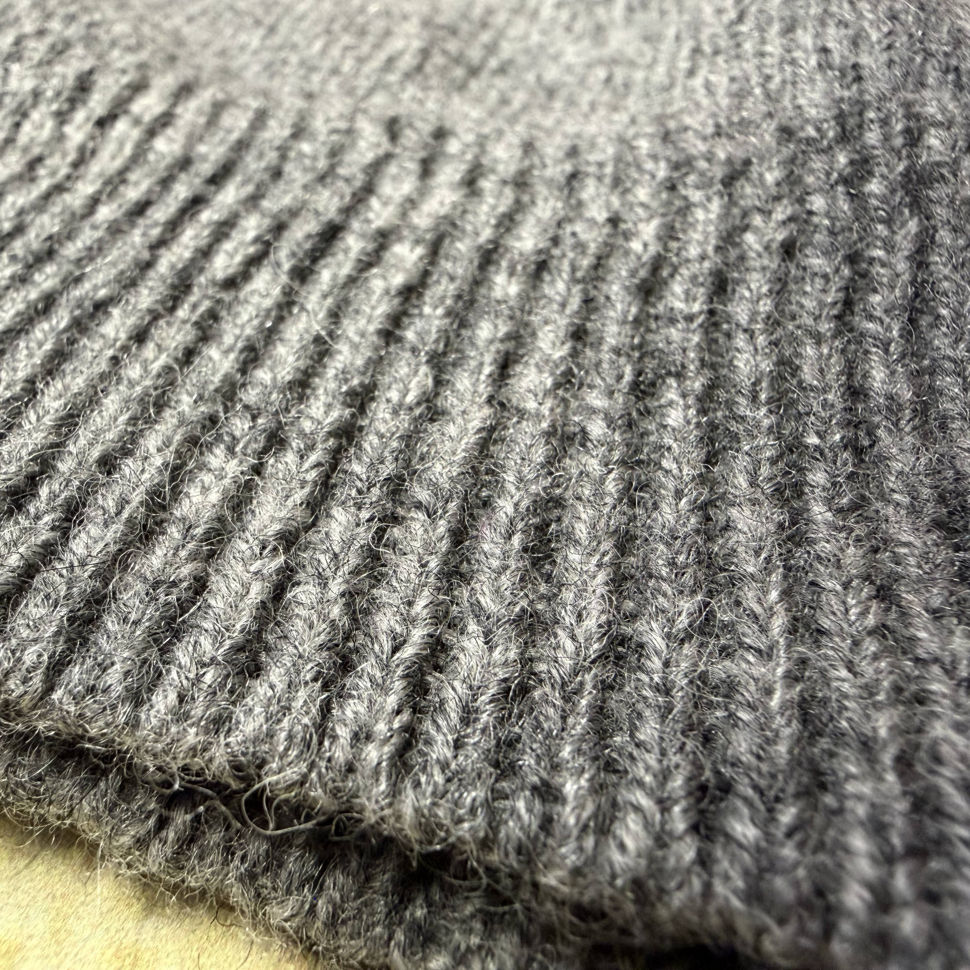 Pendleton Shetland Collection Wool Crewneck Sweater - Men's Large - Light Grey Heather