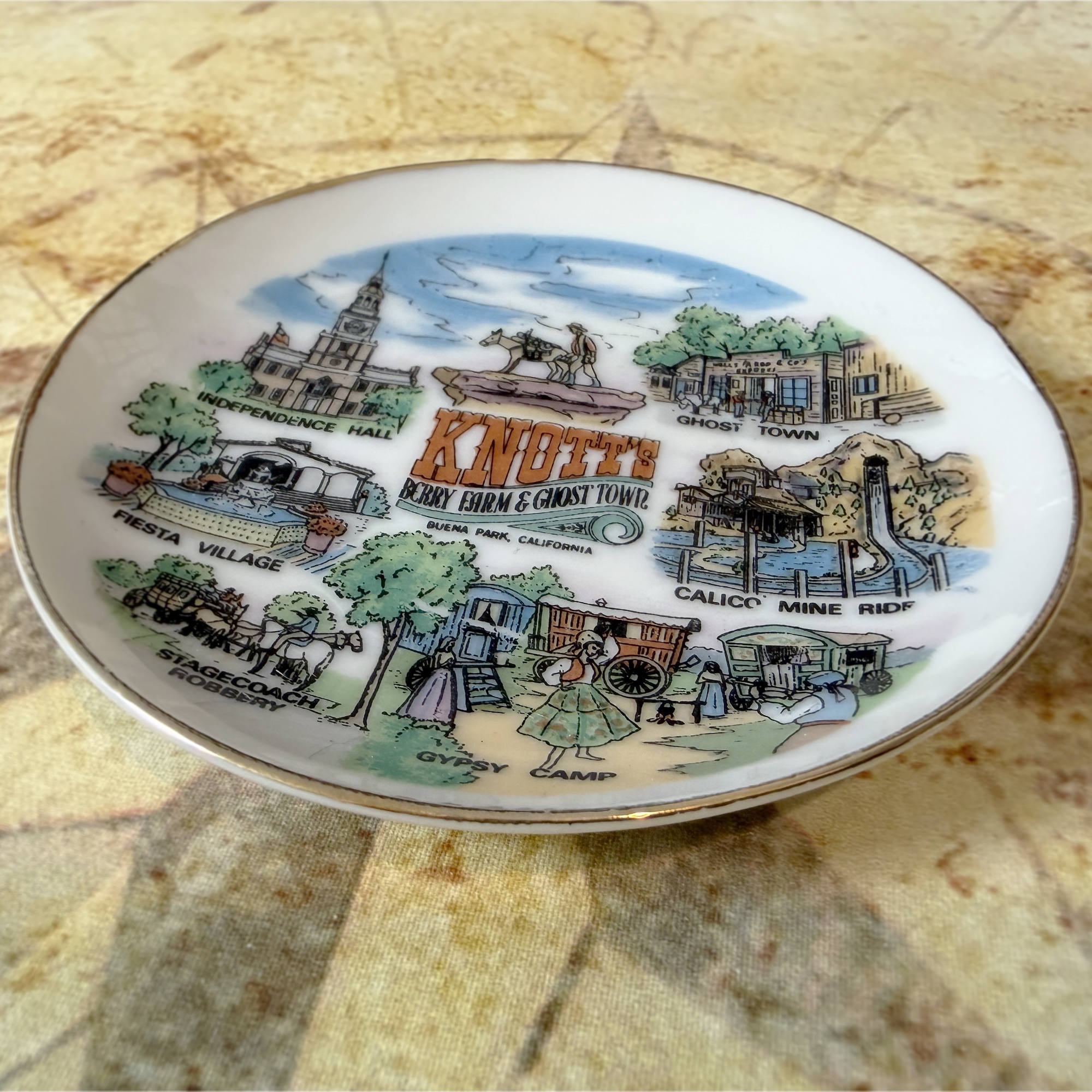 Knott's Berry Farm Souvenir Dish | Vintage Ghost Town Scenes