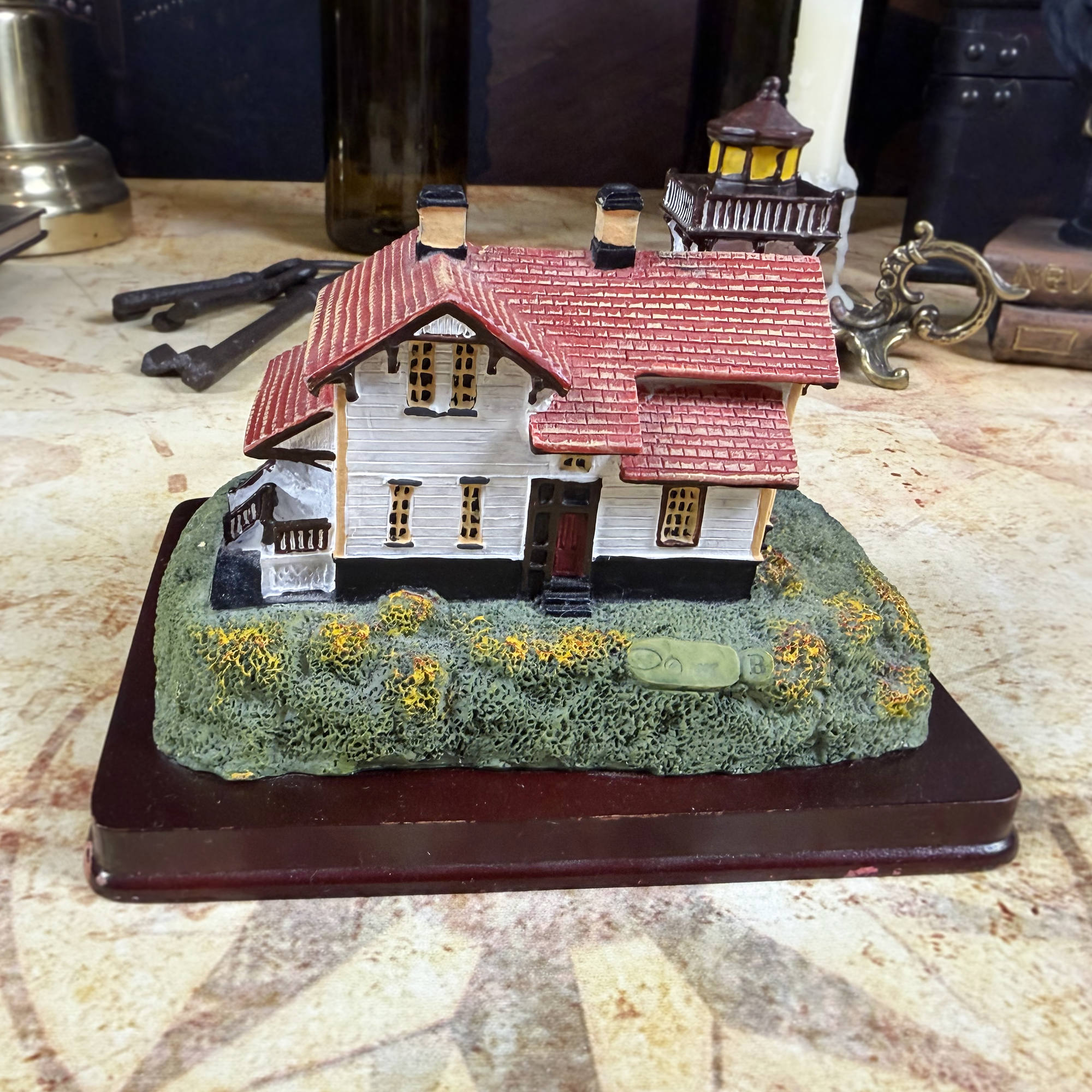 Oneida Studios San Luis Obispo Lighthouse Point Collection Figurine 1998