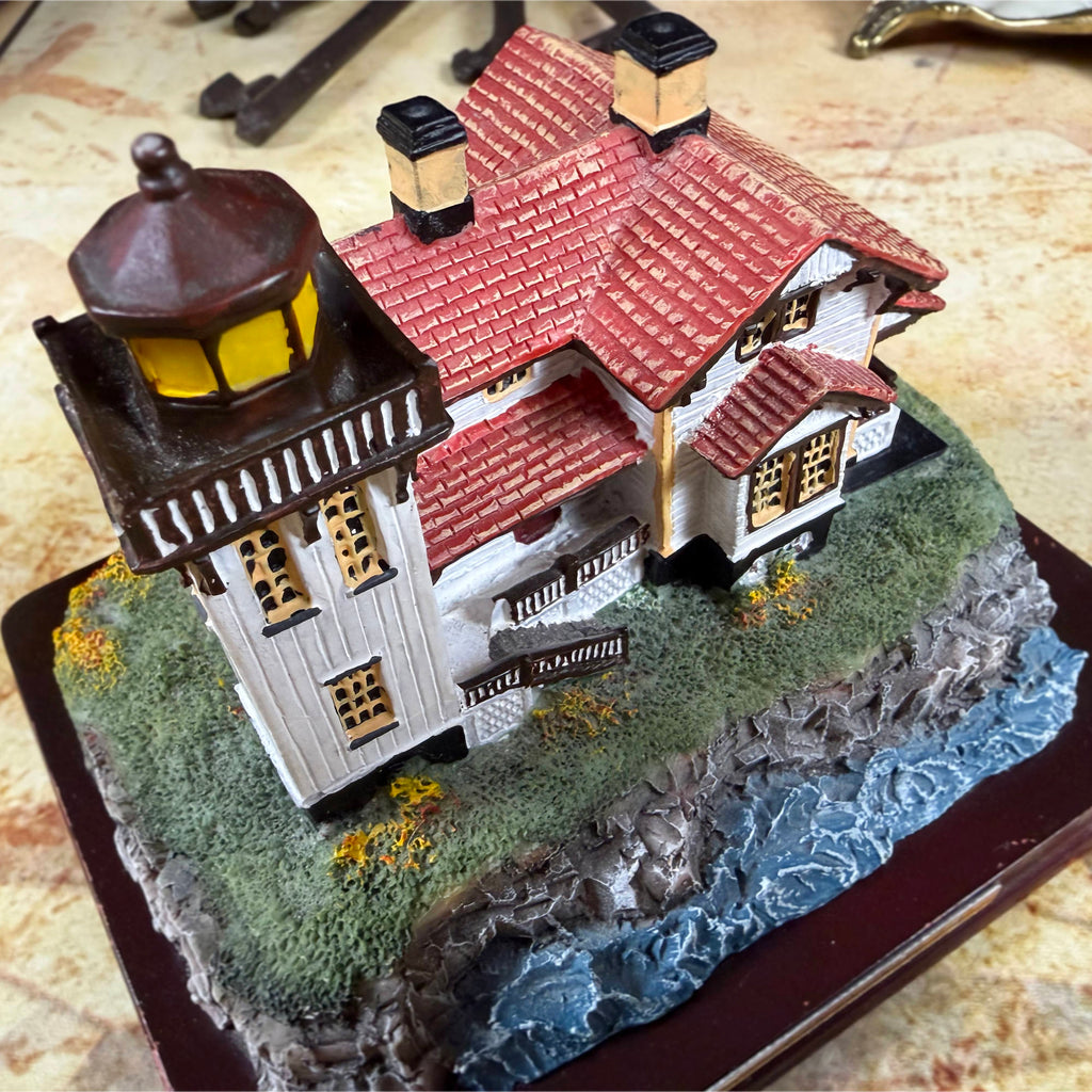 Oneida Studios San Luis Obispo Lighthouse Point Collection Figurine 1998