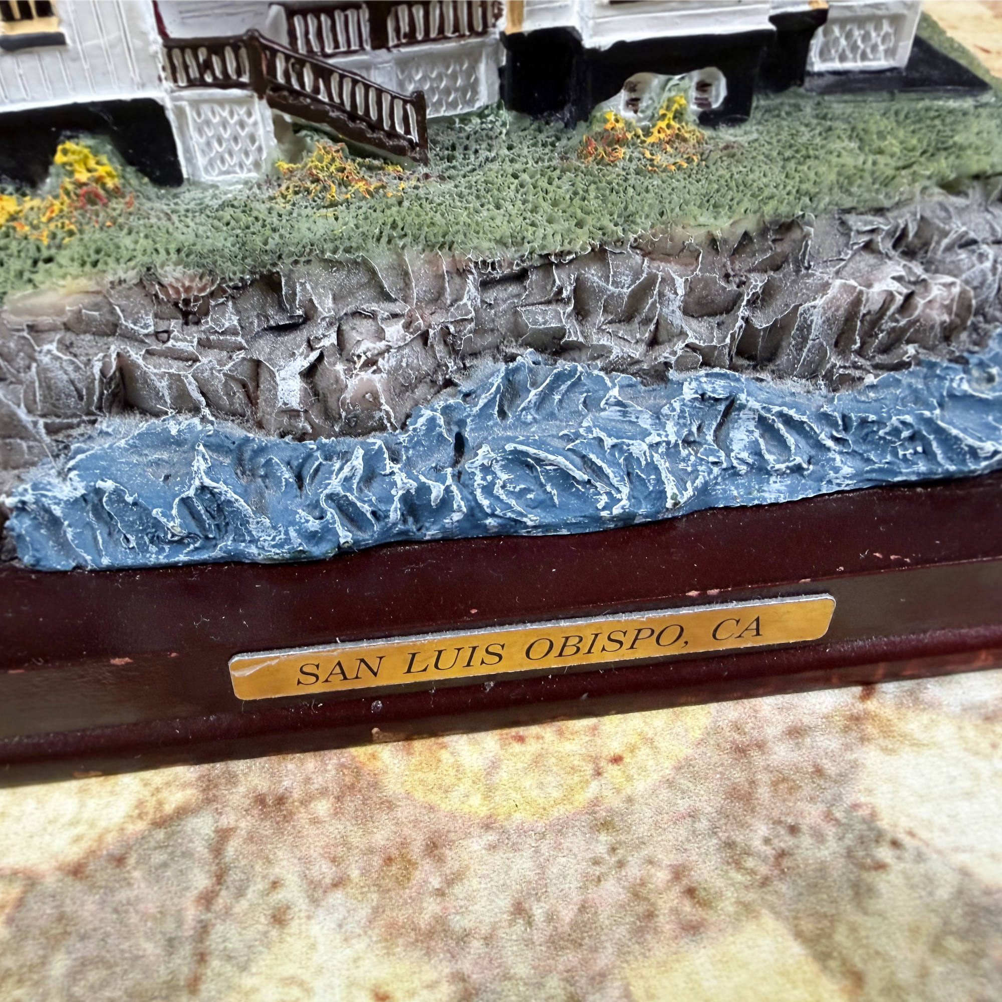 Oneida Studios San Luis Obispo Lighthouse Point Collection Figurine 1998