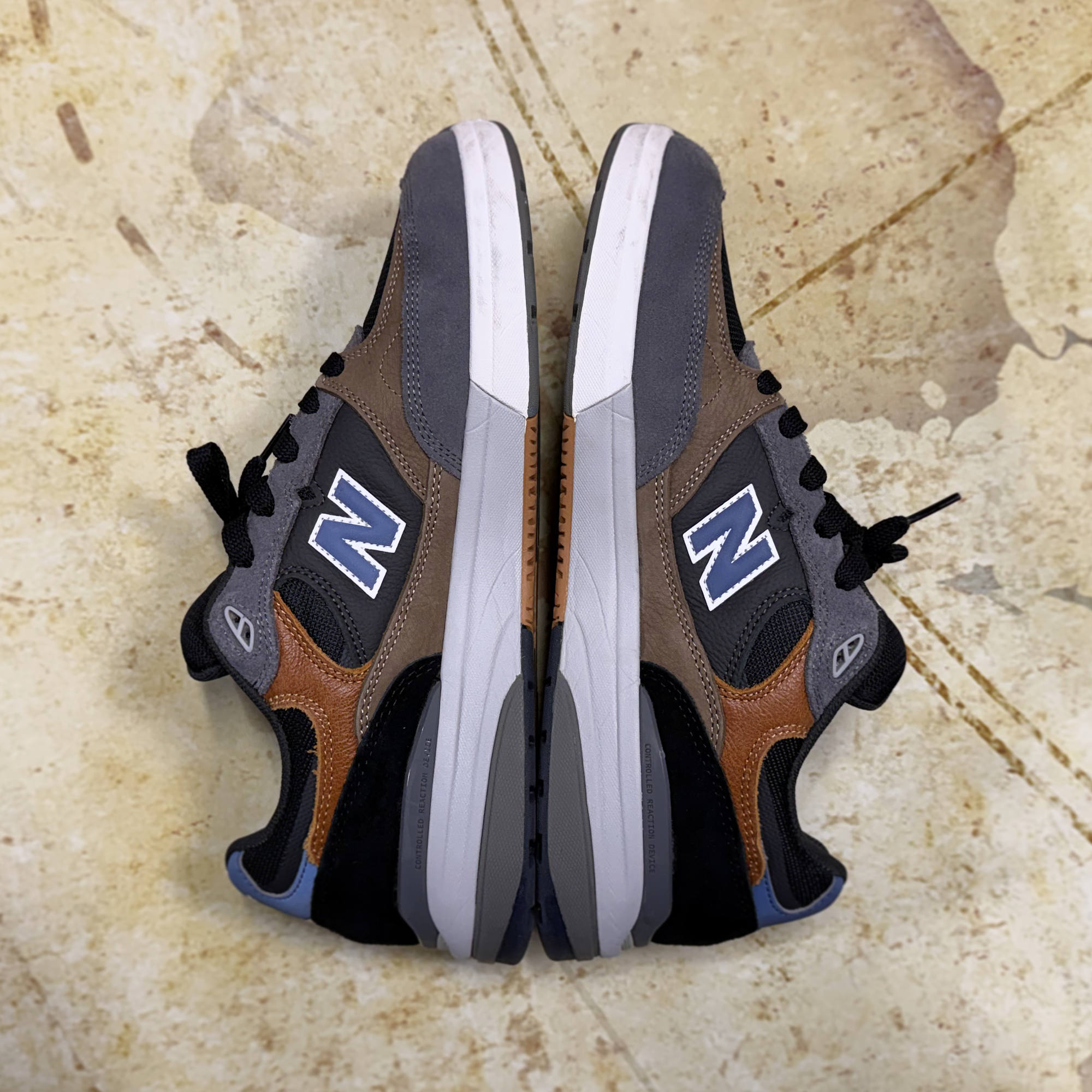 New Balance Numeric 933 Andrew Reynolds Signature Skateboard Shoes - Men's 12.5 D